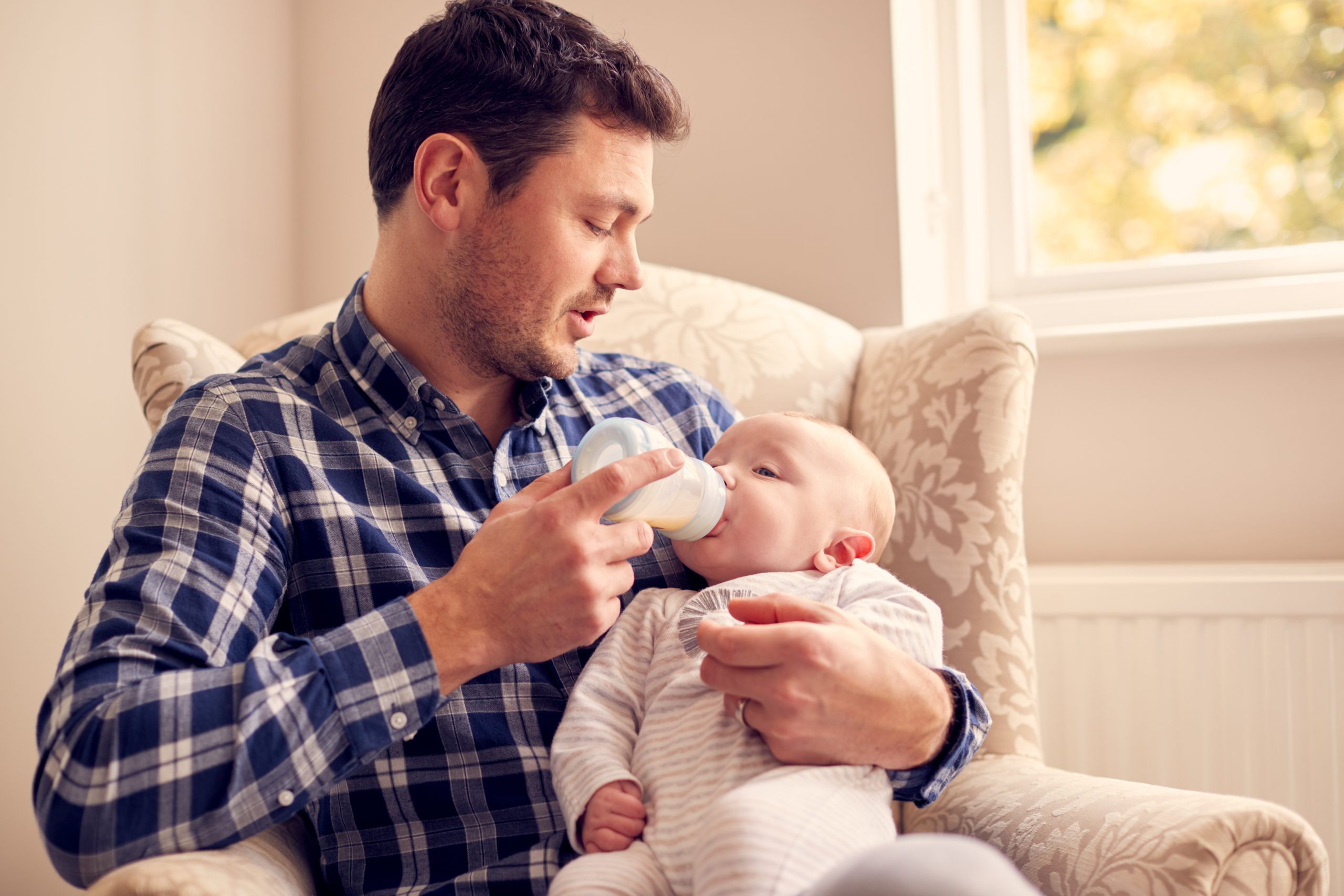 Letting Your Baby Set the Pace During Bottle-Feeding